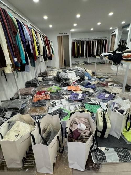 服装批发市场新浪潮 数字化时代的采购决策与优选指南