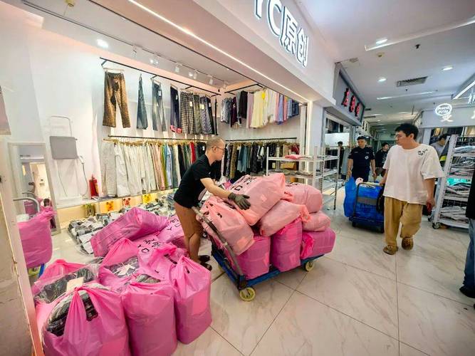 增城服装批发市场“双十一”销量持续攀升 源头好货如何借力电商焕新机